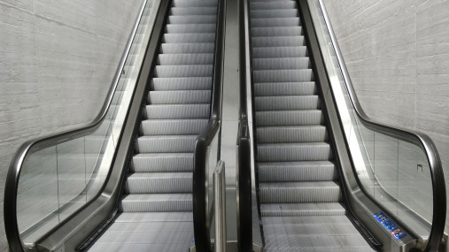 escalator 474197 1920